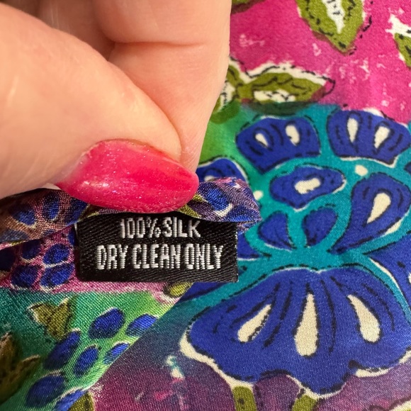 ❤️* NWT RETAIL:  $98.00  TOLANI SILK BLOUSE   PERFECT for SPRING/SUMMER  XSMALL - Picture 7 of 9